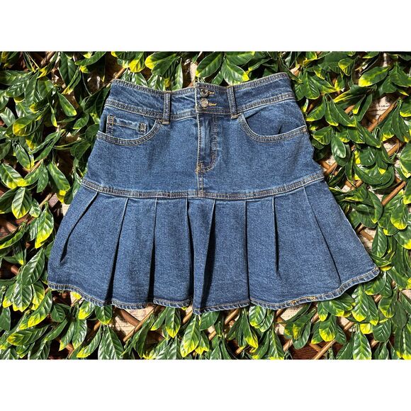 Wild Fable y2k flared Denim Skirt Size 4 - Picture 1 of 5